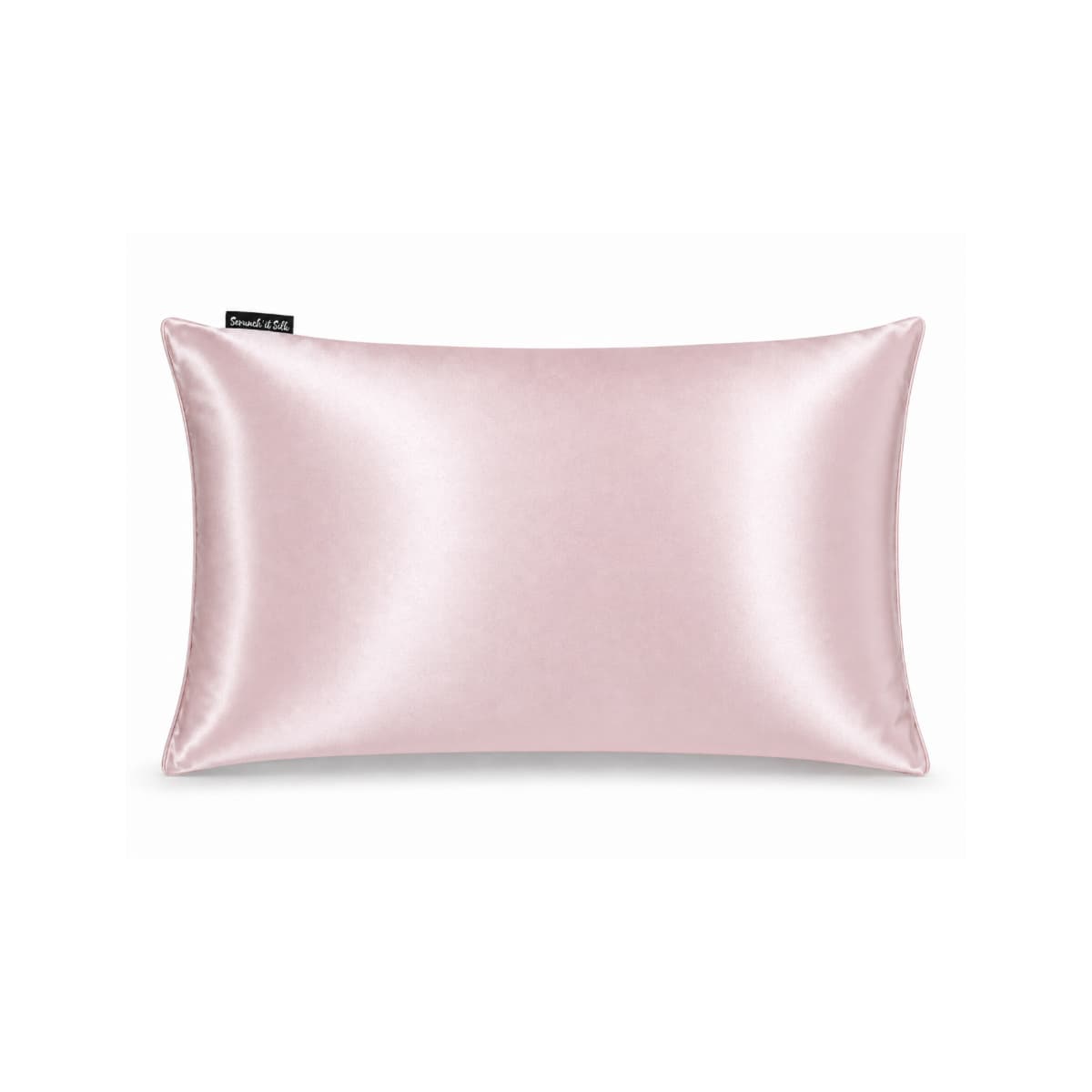 Taie d'oreiller en soie de mûrier rose Scrunch'it Silk, vue de face sur fond blanc